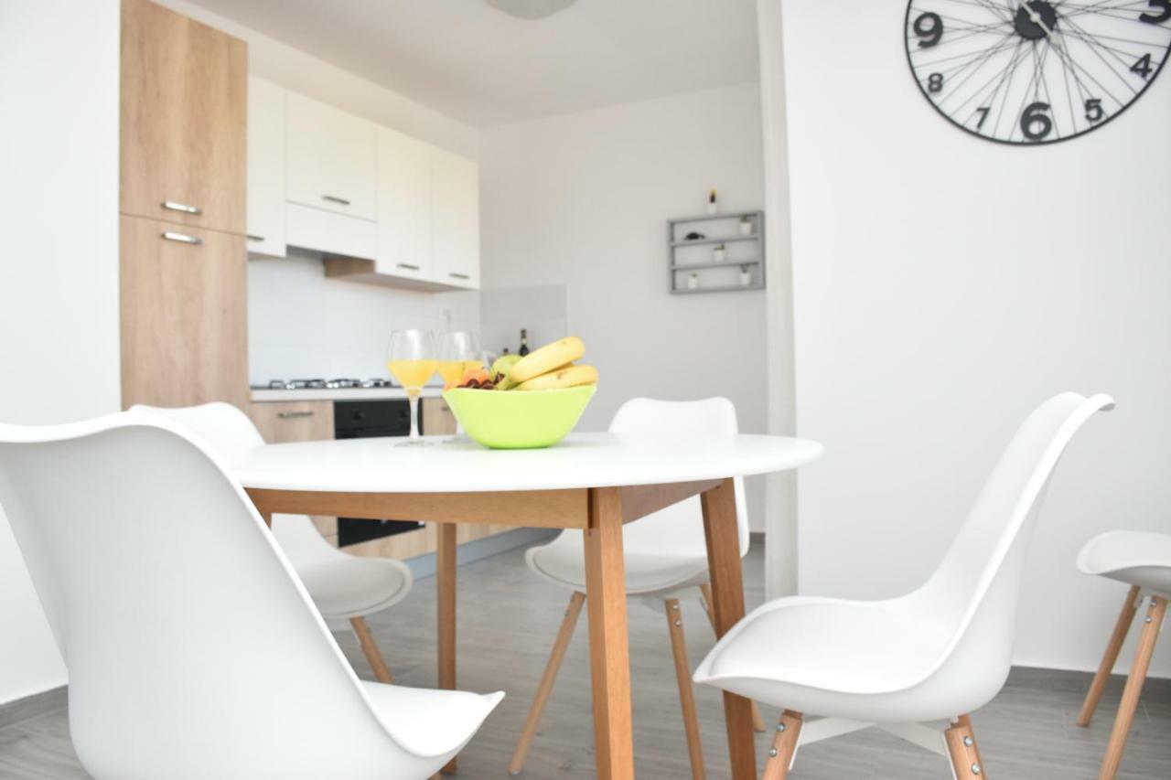 Apartments Mino ราชานาส ภายนอก รูปภาพ