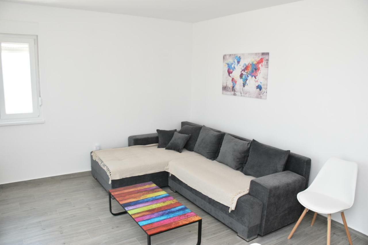 Apartments Mino ราชานาส ภายนอก รูปภาพ
