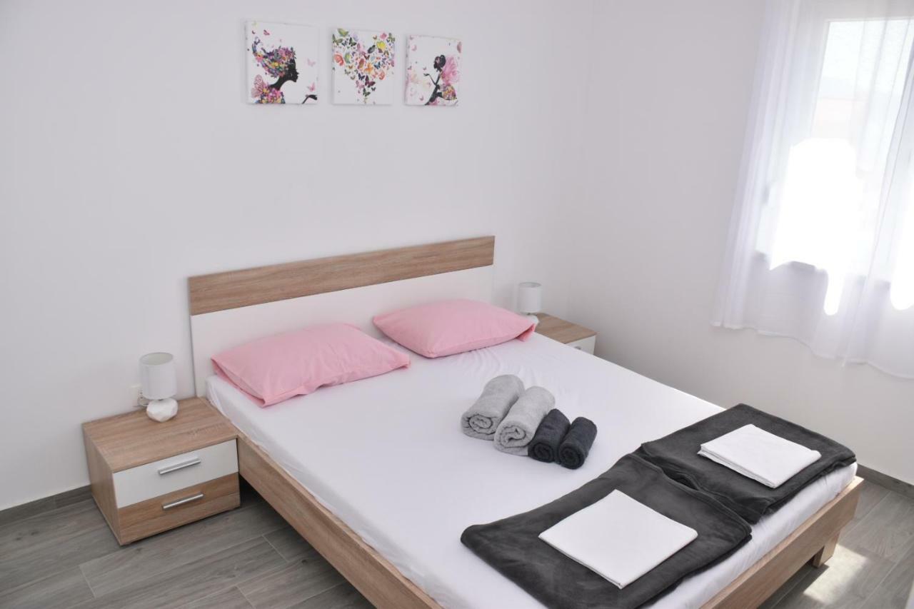 Apartments Mino ราชานาส ภายนอก รูปภาพ